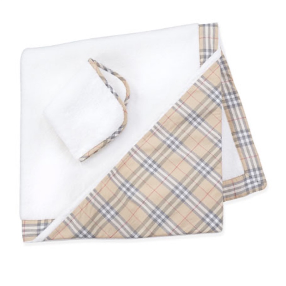 Burberry baby towel ✨